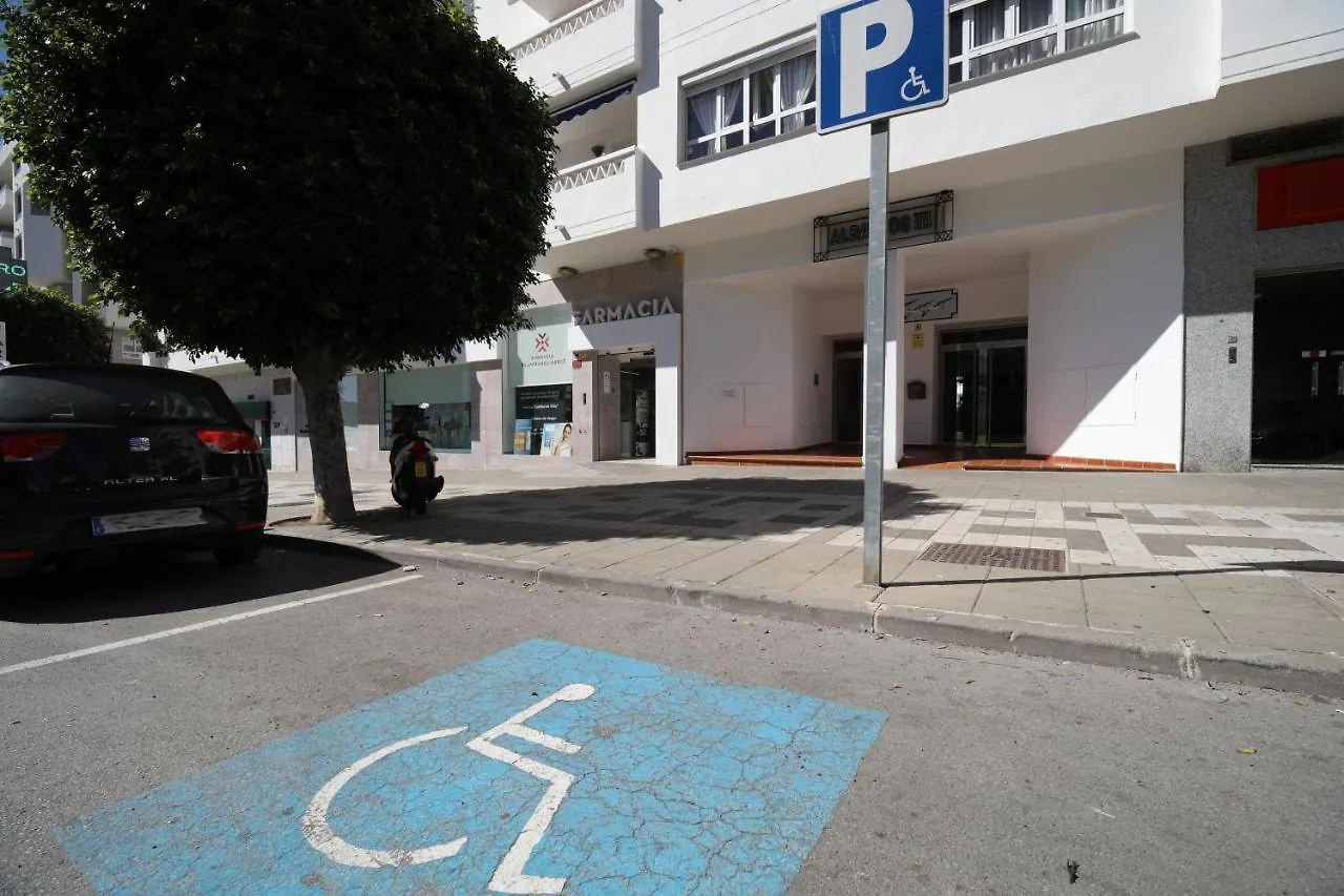 Marbella Sleeps 8 Aircon Fast Wifi 63 Inch Tv Secure Underground Parking Free Netflix 0*,