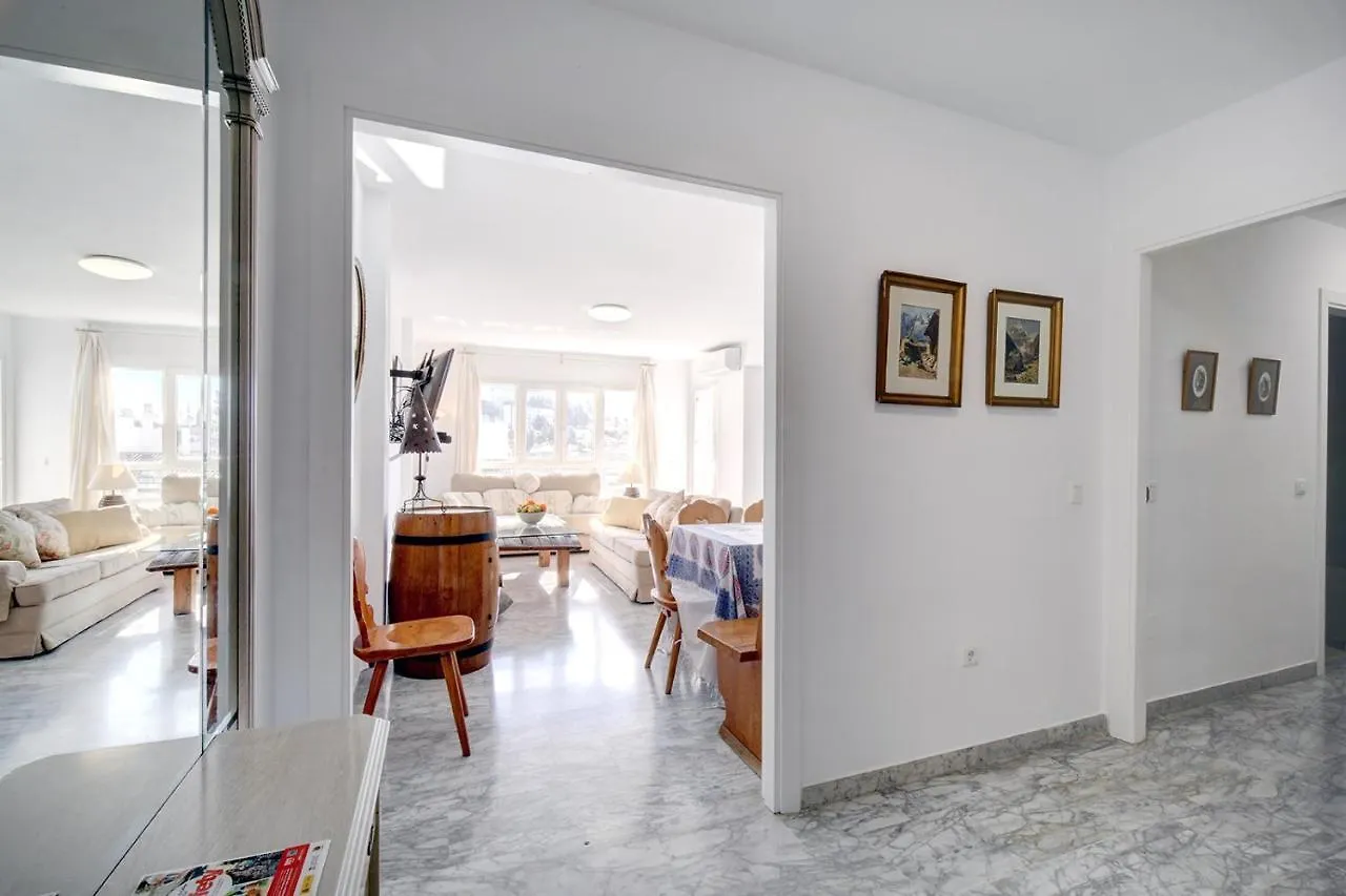 Marbella Sleeps 8 Aircon Fast Wifi 63 Inch Tv Secure Underground Parking Free Netflix