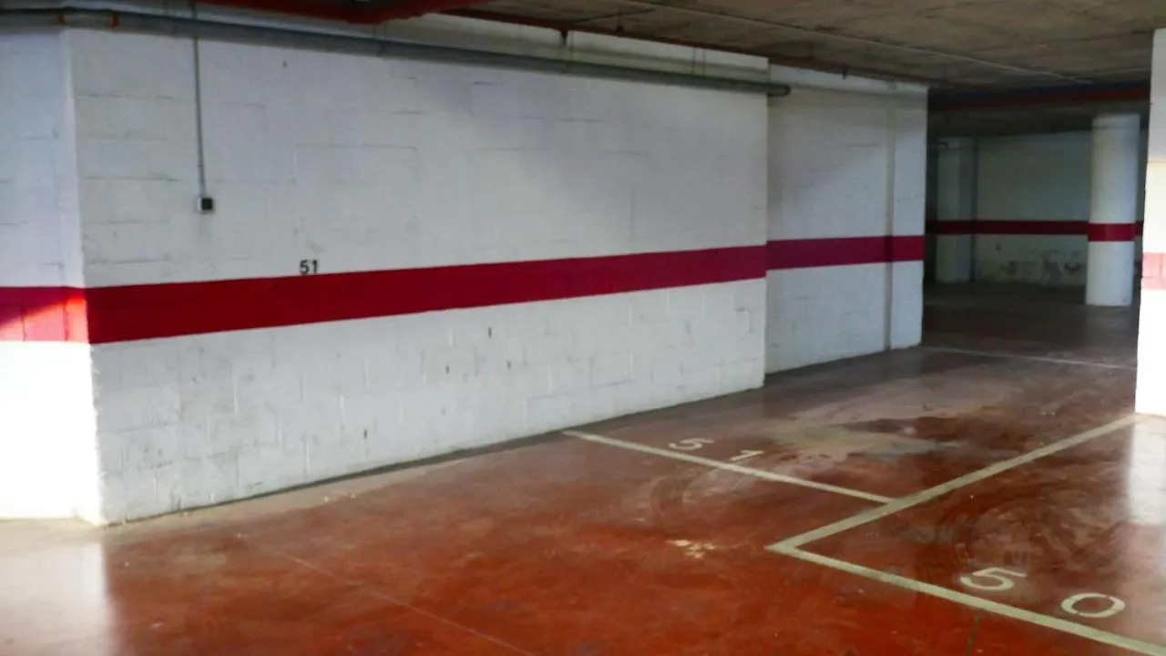 Marbella Sleeps 8 Aircon Fast Wifi 63 Inch Tv Secure Underground Parking Free Netflix Apartment