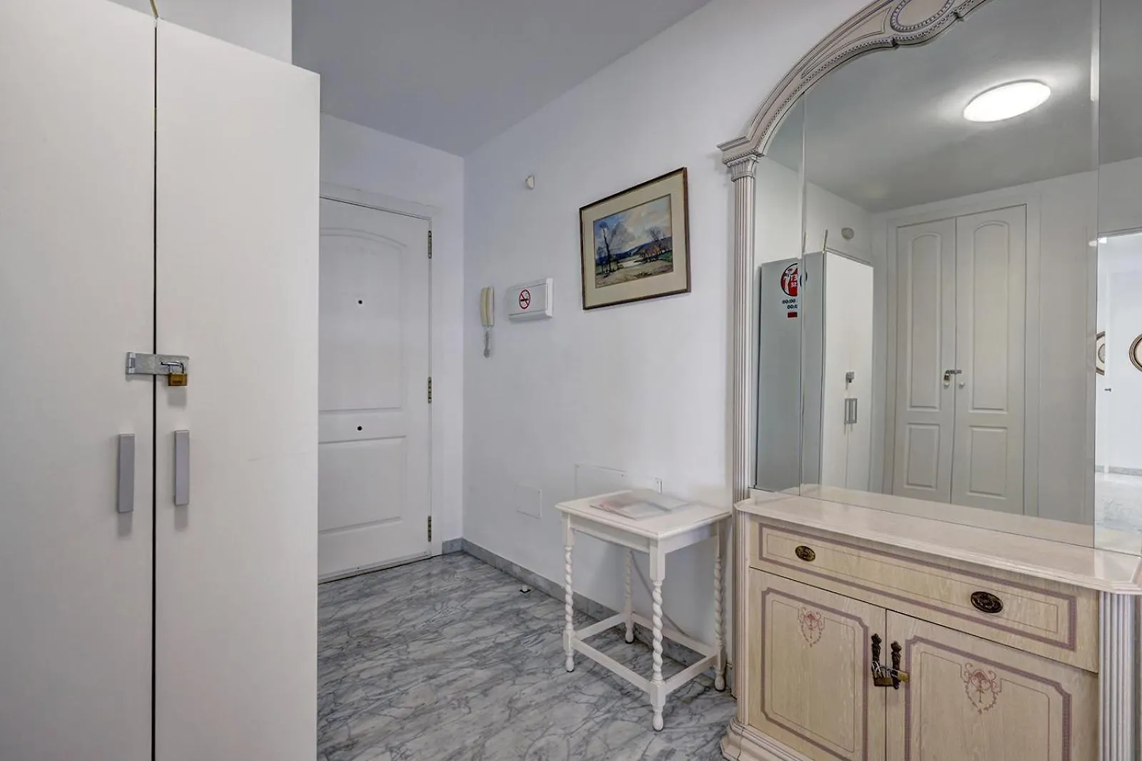 Marbella Sleeps 8 Aircon Fast Wifi 63 Inch Tv Secure Underground Parking Free Netflix
