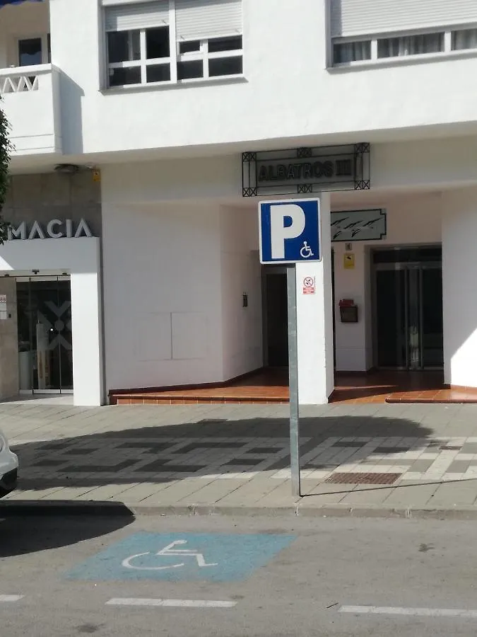 Appartement Marbella Sleeps 8 Aircon Fast Wifi 63 Inch Tv Secure Underground Parking Free Netflix