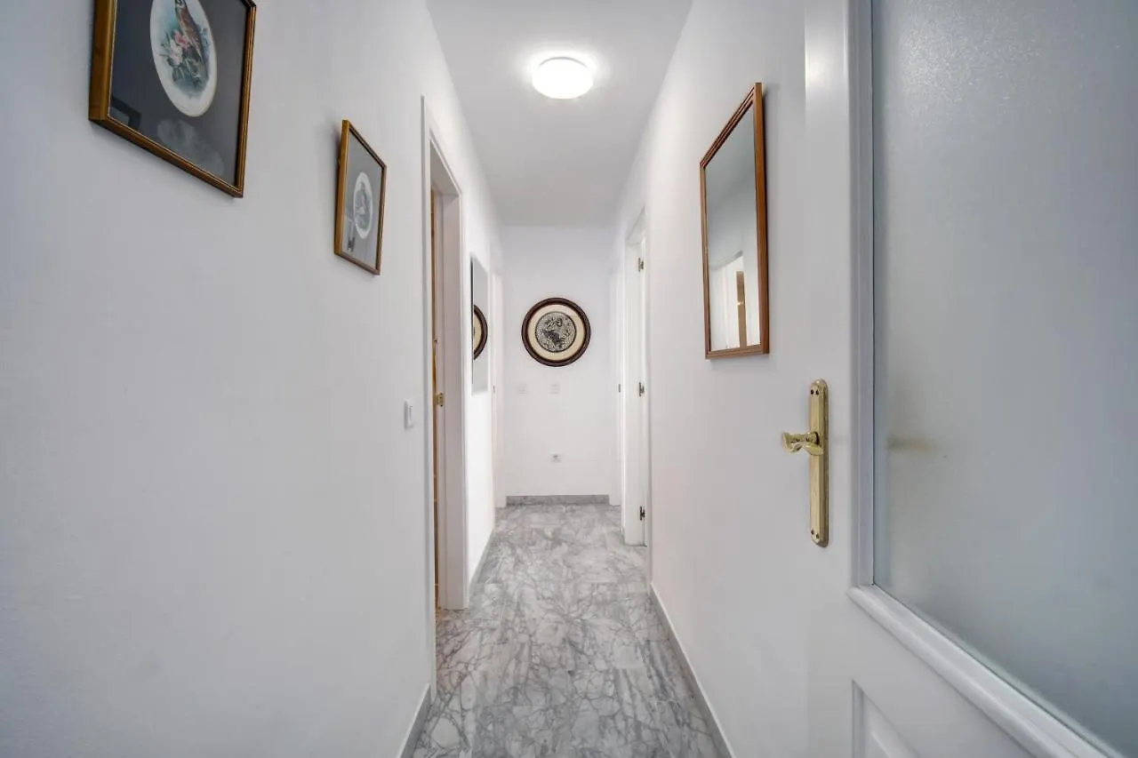 Lägenhet Marbella Sleeps 8 Aircon Fast Wifi 63 Inch Tv Secure Underground Parking Free Netflix Spanien