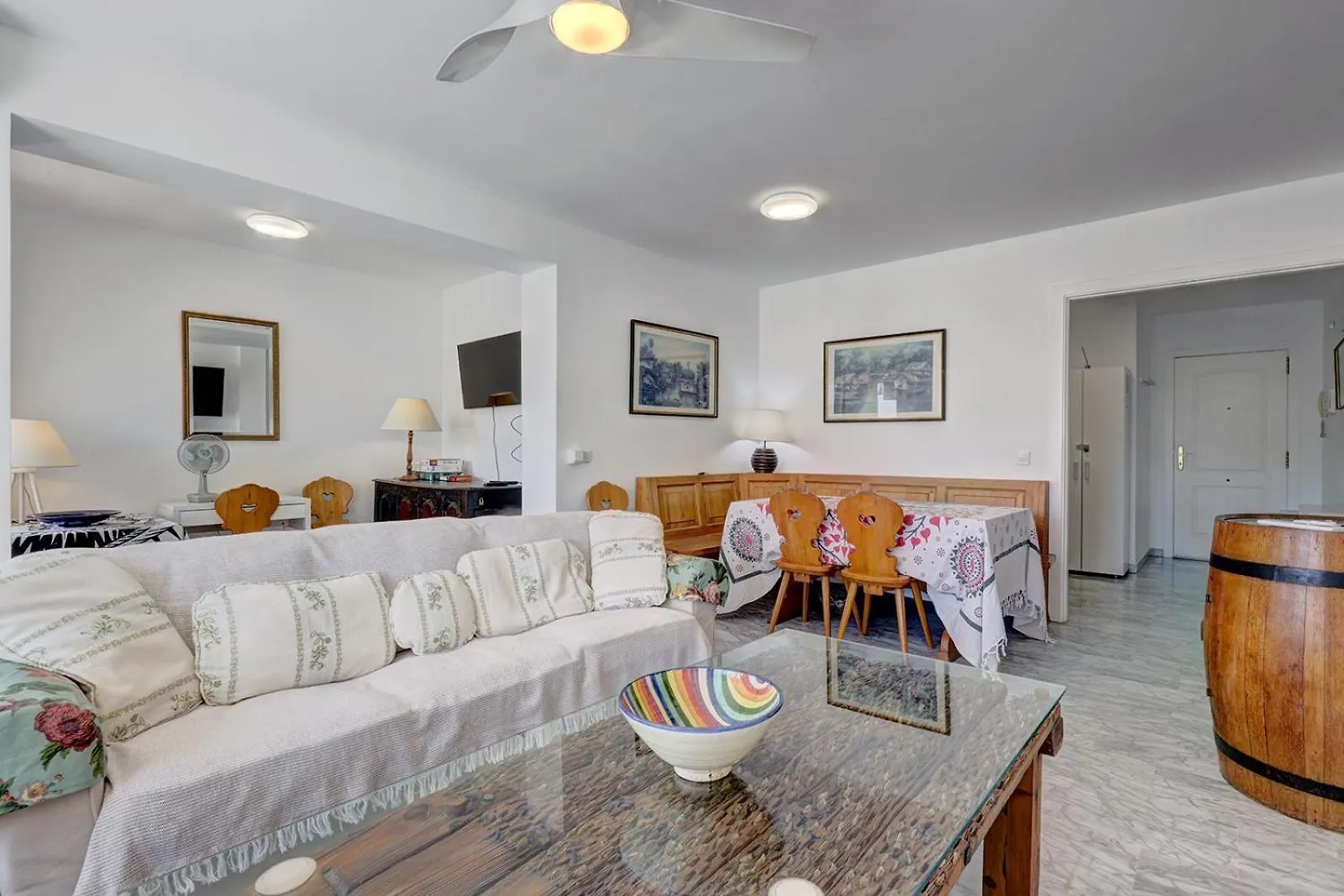 Marbella Sleeps 8 Aircon Fast Wifi 63 Inch Tv Secure Underground Parking Free Netflix Spanien