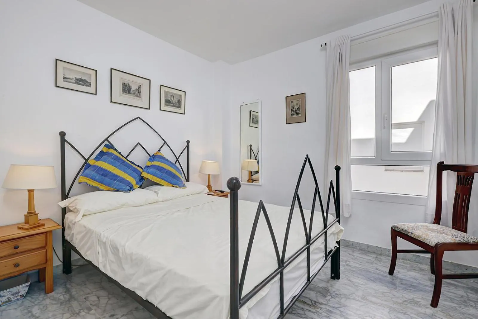 Lägenhet Marbella Sleeps 8 Aircon Fast Wifi 63 Inch Tv Secure Underground Parking Free Netflix