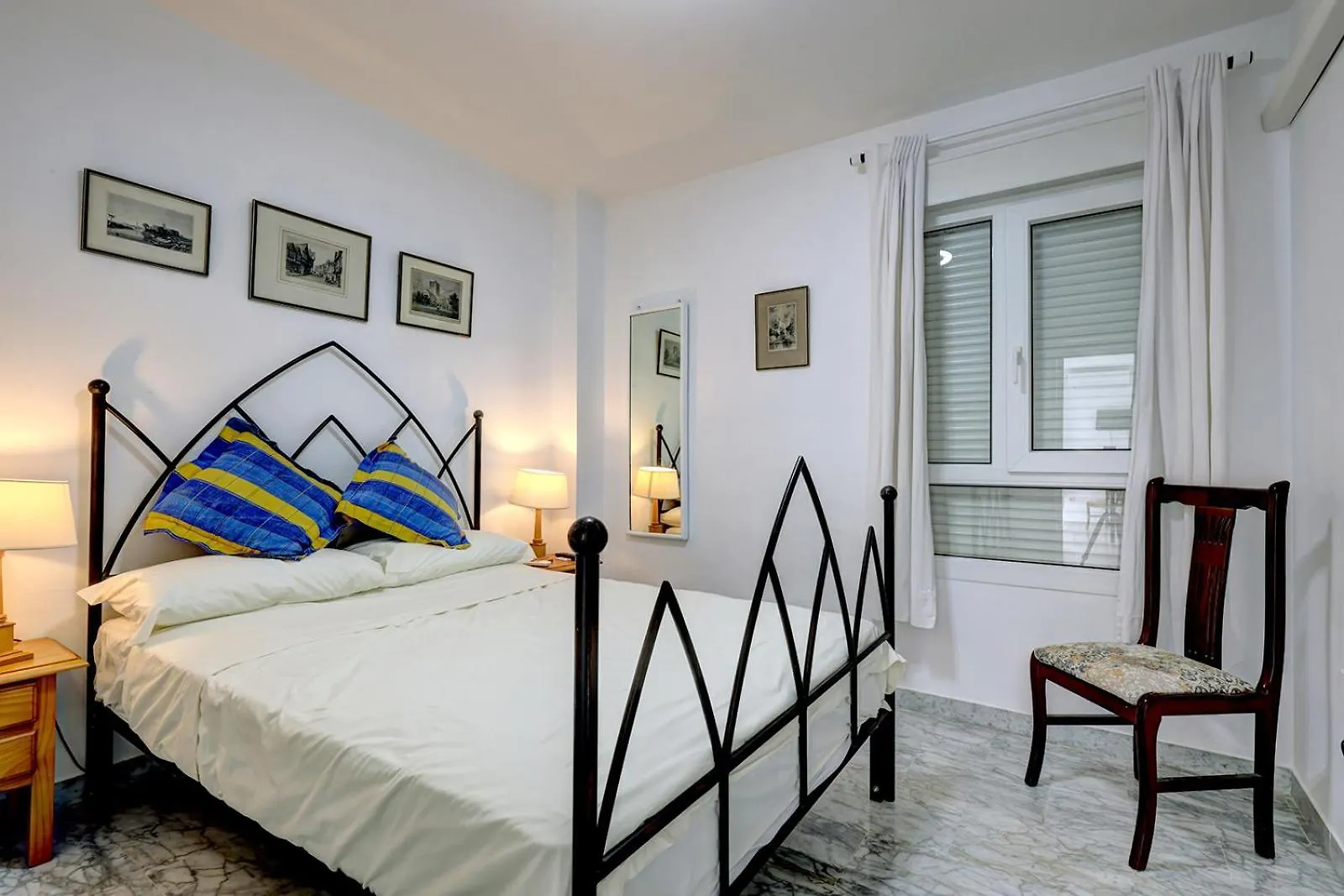 Marbella Sleeps 8 Aircon Fast Wifi 63 Inch Tv Secure Underground Parking Free Netflix Spanien