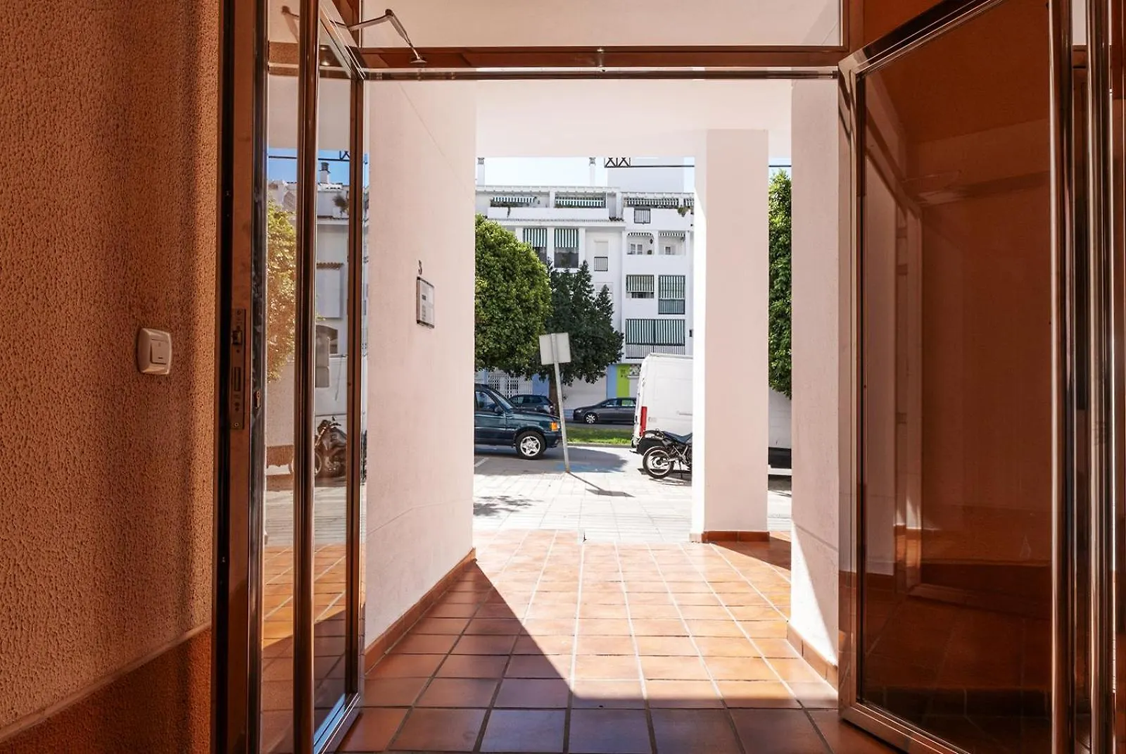 Marbella Sleeps 8 Aircon Fast Wifi 63 Inch Tv Secure Underground Parking Free Netflix Spanien