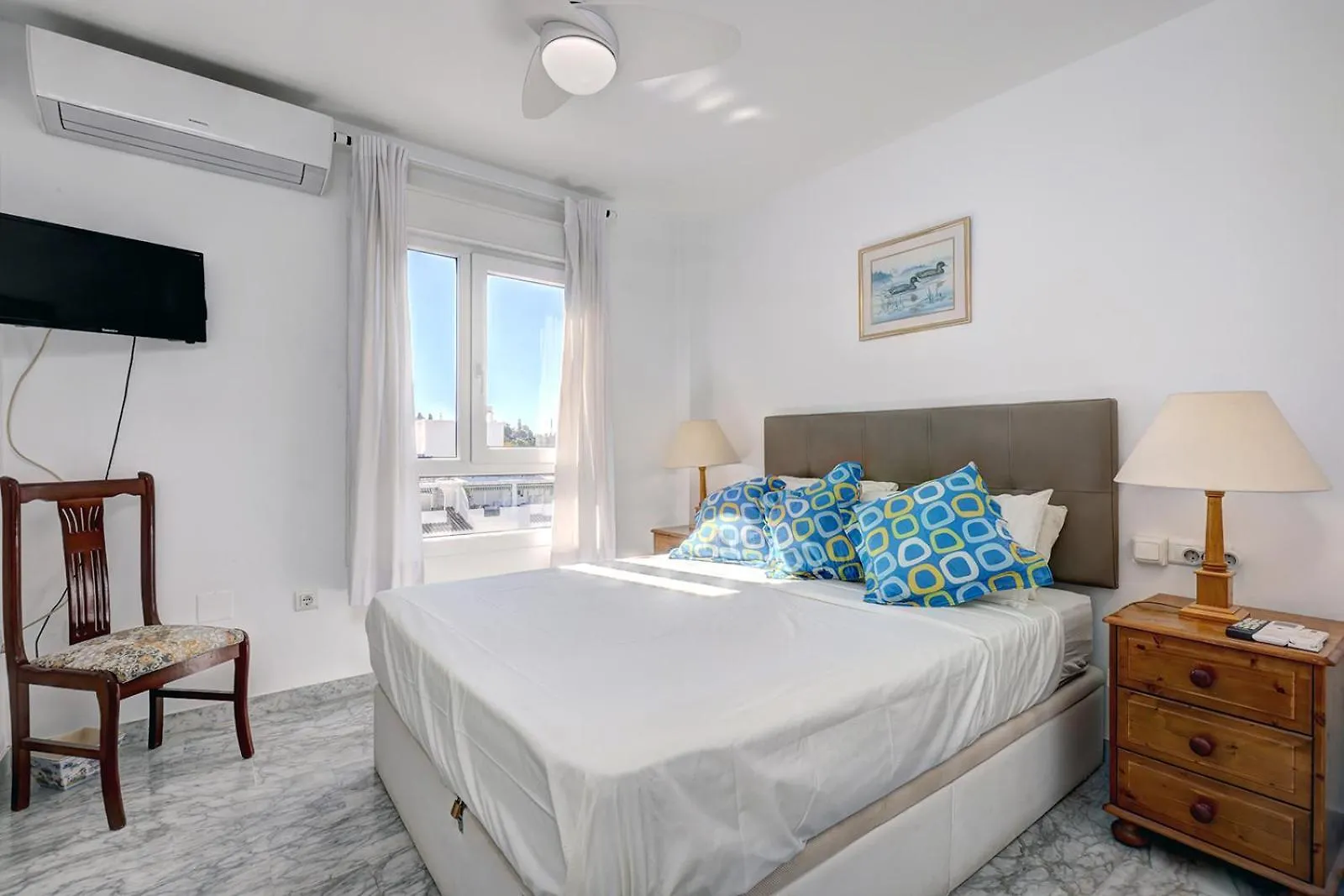 Lägenhet Marbella Sleeps 8 Aircon Fast Wifi 63 Inch Tv Secure Underground Parking Free Netflix Spanien