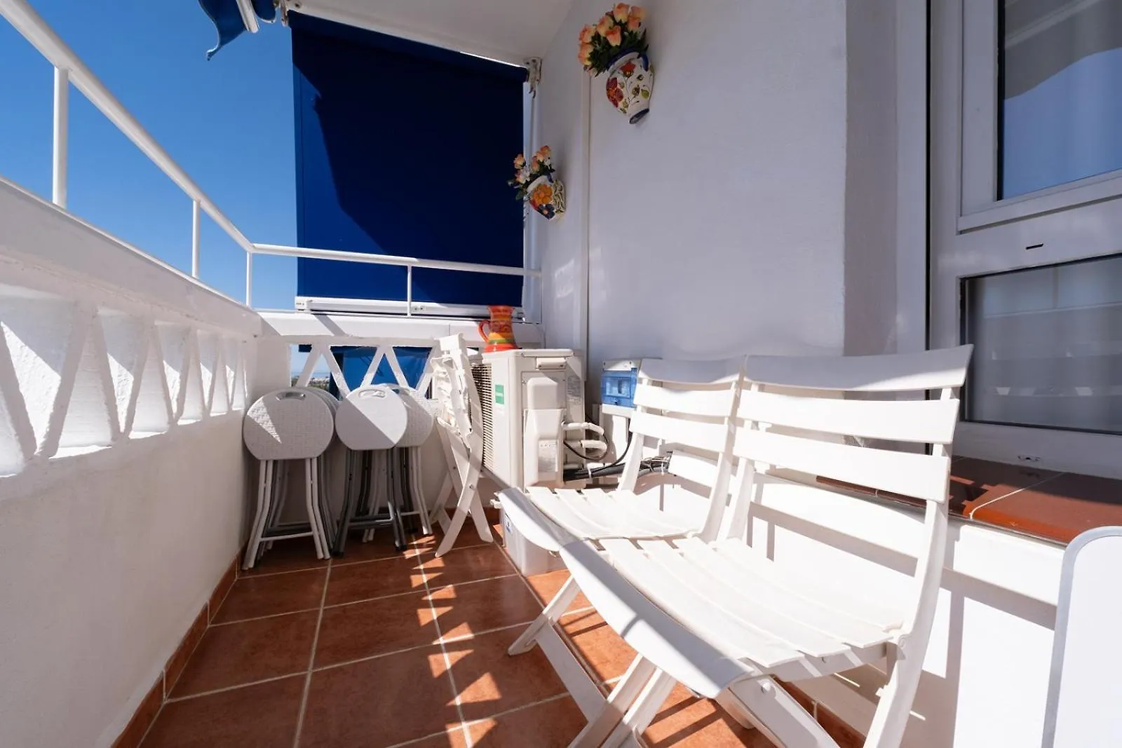 Marbella Sleeps 8 Aircon Secure Underground Parking Free Netflix Fast Internet 아파트